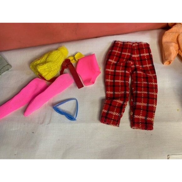 Vintage 1960s Skooter Doll Set with Accessories & Clothes Case - Picture 9 of 15